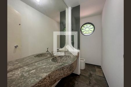 Lavabo de casa para alugar com 4 quartos, 1000m² em Campo Belo, São Paulo