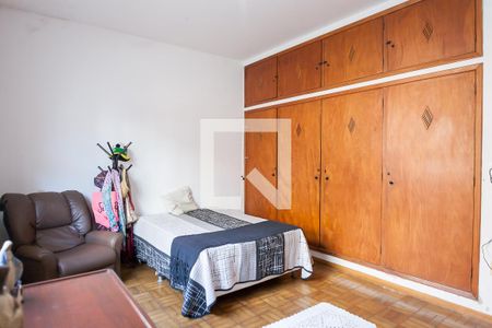 Casa à venda com 241m², 5 quartos e 2 vagasSuíte