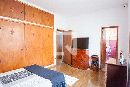 Casa à venda com 241m², 5 quartos e 2 vagasSuíte