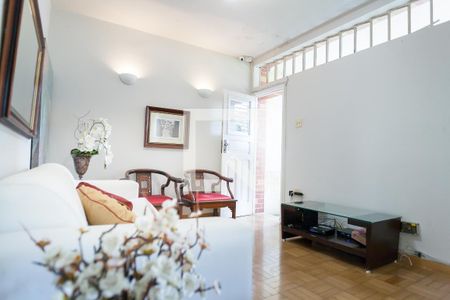 Sala de casa à venda com 4 quartos, 241m² em Santo Antônio, Belo Horizonte