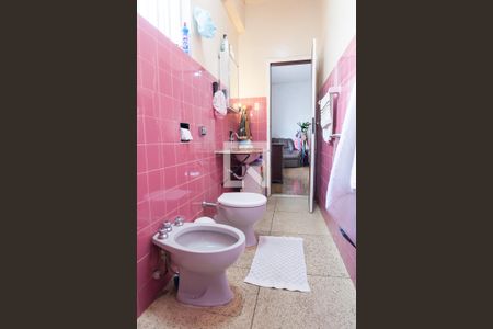 Casa à venda com 241m², 5 quartos e 2 vagasBanheiro da Suíte