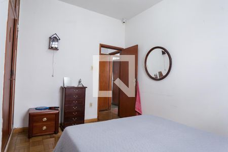 Casa à venda com 241m², 5 quartos e 2 vagasQuarto 2