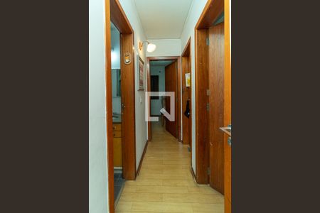 Corredor de apartamento para alugar com 3 quartos, 69m² em Sarandi, Porto Alegre