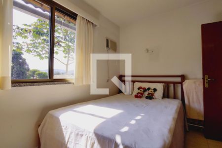 Casa à venda com 169m², 4 quartos e 2 vagasQuarto 2 - Suíte