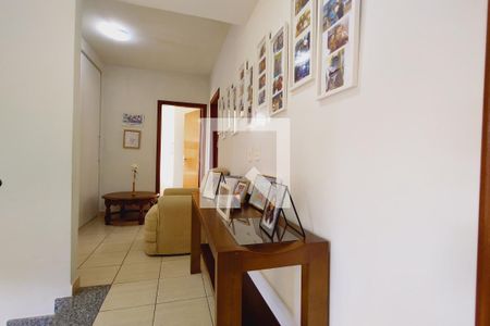 Casa à venda com 169m², 4 quartos e 2 vagasHall social