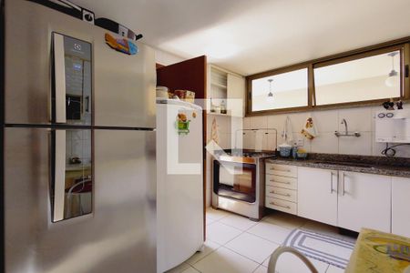 Casa à venda com 169m², 4 quartos e 2 vagasCozinha - Armários