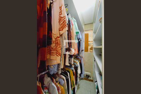 Casa à venda com 169m², 4 quartos e 2 vagasCloset da suíte