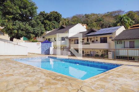 Casa à venda com 169m², 4 quartos e 2 vagasÁrea comum - Piscina