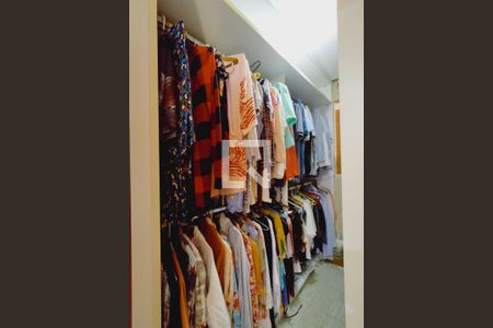 Casa à venda com 169m², 4 quartos e 2 vagasCloset da suíte