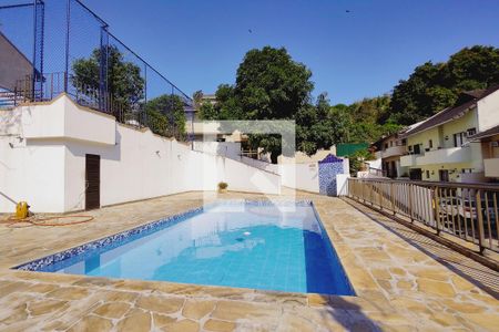 Casa à venda com 169m², 4 quartos e 2 vagasÁrea comum - Piscina