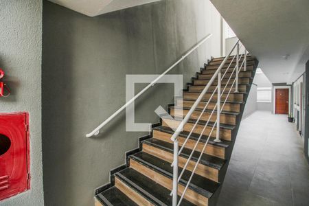 Apartamento à venda com 38m², 2 quartos e sem vaga Apartamento à venda com 38m², 2 quartos e sem vagaEscada