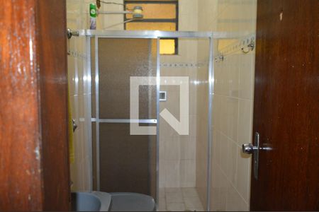 Casa à venda com 180m², 4 quartos e 2 vagasBanheiro