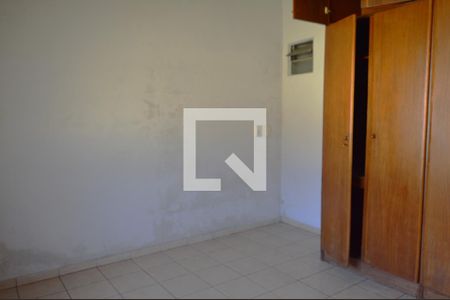 Casa à venda com 180m², 4 quartos e 2 vagasQuarto da Casa 2