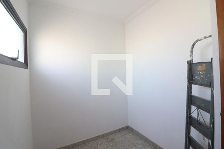 Apartamento para alugar com 156m², 2 quartos e 2 vagasQuarto Área de Serviço
