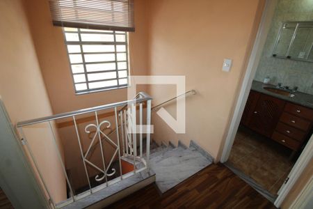 Escada de casa à venda com 3 quartos, 130m² em Chácara Belenzinho, São Paulo