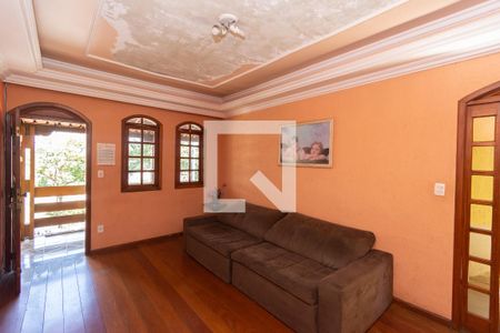 Sala de casa à venda com 3 quartos, 500m² em Milionários (barreiro), Belo Horizonte