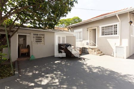 Casa à venda com 160m², 6 quartos e 5 vagas Casa à venda com 160m², 6 quartos e 5 vagasQuintal