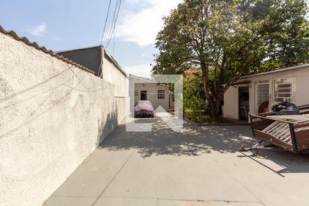 Casa à venda com 160m², 6 quartos e 5 vagas Casa à venda com 160m², 6 quartos e 5 vagasQuintal