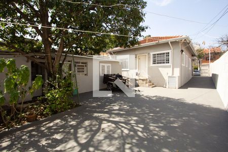 Casa à venda com 160m², 6 quartos e 5 vagas Casa à venda com 160m², 6 quartos e 5 vagasQuintal