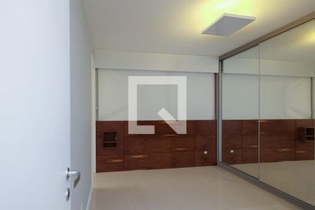 Apartamento para alugar com 70m², 2 quartos e 1 vagaSuíte