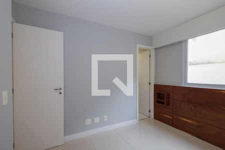 Apartamento para alugar com 70m², 2 quartos e 1 vagaSuíte