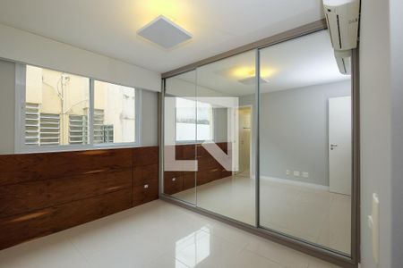 Apartamento para alugar com 70m², 2 quartos e 1 vagaSuíte