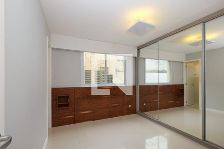 Apartamento para alugar com 70m², 2 quartos e 1 vagaSuíte
