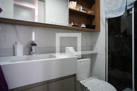 Banheiro de apartamento à venda com 2 quartos, 62m² em Vila Penteado, São Paulo
