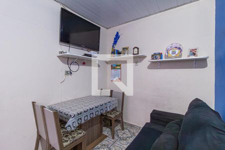 Sala de casa à venda com 5 quartos, 125m² em Vila Menk, Osasco
