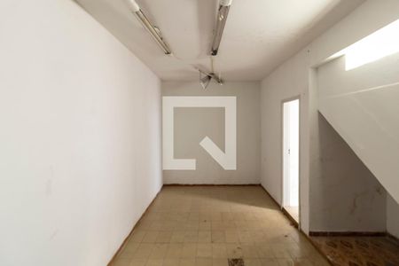 Casa à venda com 180m², 3 quartos e 4 vagas Casa à venda com 180m², 3 quartos e 4 vagasGaragem