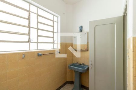 Casa à venda com 180m², 3 quartos e 4 vagas Casa à venda com 180m², 3 quartos e 4 vagasBanheiro