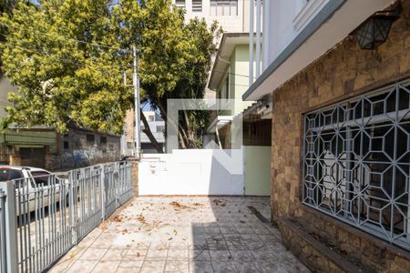 Casa à venda com 180m², 3 quartos e 4 vagas Casa à venda com 180m², 3 quartos e 4 vagasÁrea Externa