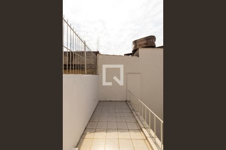 Casa à venda com 180m², 3 quartos e 4 vagas Casa à venda com 180m², 3 quartos e 4 vagasÁrea Externa