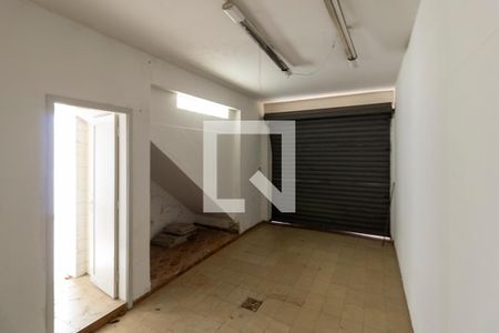 Casa à venda com 180m², 3 quartos e 4 vagas Casa à venda com 180m², 3 quartos e 4 vagasGaragem