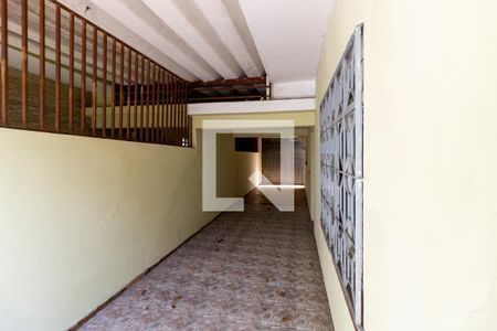 Casa à venda com 180m², 3 quartos e 4 vagas Casa à venda com 180m², 3 quartos e 4 vagasÁrea Externa