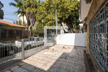 Casa à venda com 180m², 3 quartos e 4 vagas Casa à venda com 180m², 3 quartos e 4 vagasÁrea Externa