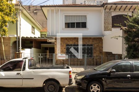 Casa à venda com 180m², 3 quartos e 4 vagas Casa à venda com 180m², 3 quartos e 4 vagasFachada