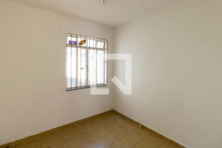 Casa à venda com 180m², 3 quartos e 4 vagas Casa à venda com 180m², 3 quartos e 4 vagasEdícula