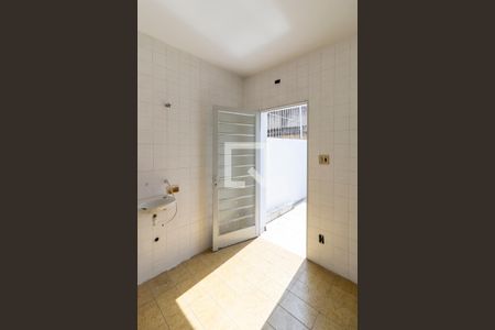 Casa à venda com 180m², 3 quartos e 4 vagas Casa à venda com 180m², 3 quartos e 4 vagasEdícula