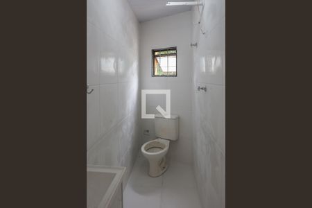 Banheiro de kitnet/studio para alugar com 1 quarto, 15m² em Água Branca, São Paulo