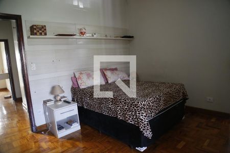 Casa à venda com 200m², 4 quartos e 2 vagasSuíte