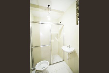 Banheiro de casa para alugar com 1 quarto, 55m² em Cupecê, São Paulo