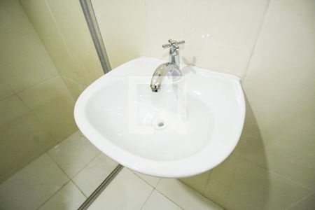 Banheiro de casa para alugar com 1 quarto, 55m² em Cupecê, São Paulo