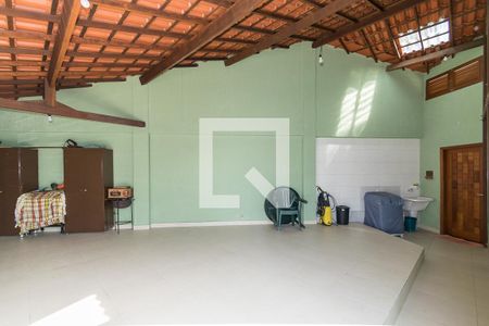 Garagem de casa à venda com 2 quartos, 128m² em Brás de Pina, Rio de Janeiro