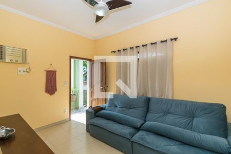 Sala  de casa à venda com 2 quartos, 128m² em Brás de Pina, Rio de Janeiro