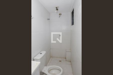 Banheiro de kitnet/studio para alugar com 1 quarto, 15m² em Água Branca, São Paulo