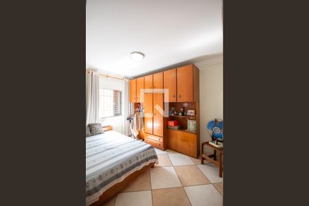 Casa à venda com 180m², 3 quartos e 4 vagas Casa à venda com 180m², 3 quartos e 4 vagasQuarto 2