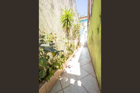 Casa à venda com 180m², 3 quartos e 4 vagas Casa à venda com 180m², 3 quartos e 4 vagasEntrada