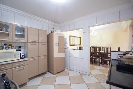 Casa à venda com 180m², 3 quartos e 4 vagas Casa à venda com 180m², 3 quartos e 4 vagasCozinha