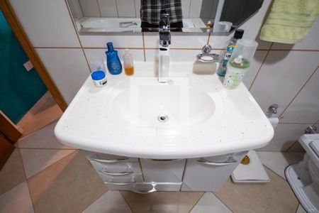 Casa à venda com 180m², 3 quartos e 4 vagas Casa à venda com 180m², 3 quartos e 4 vagasBanheiro da Suíte